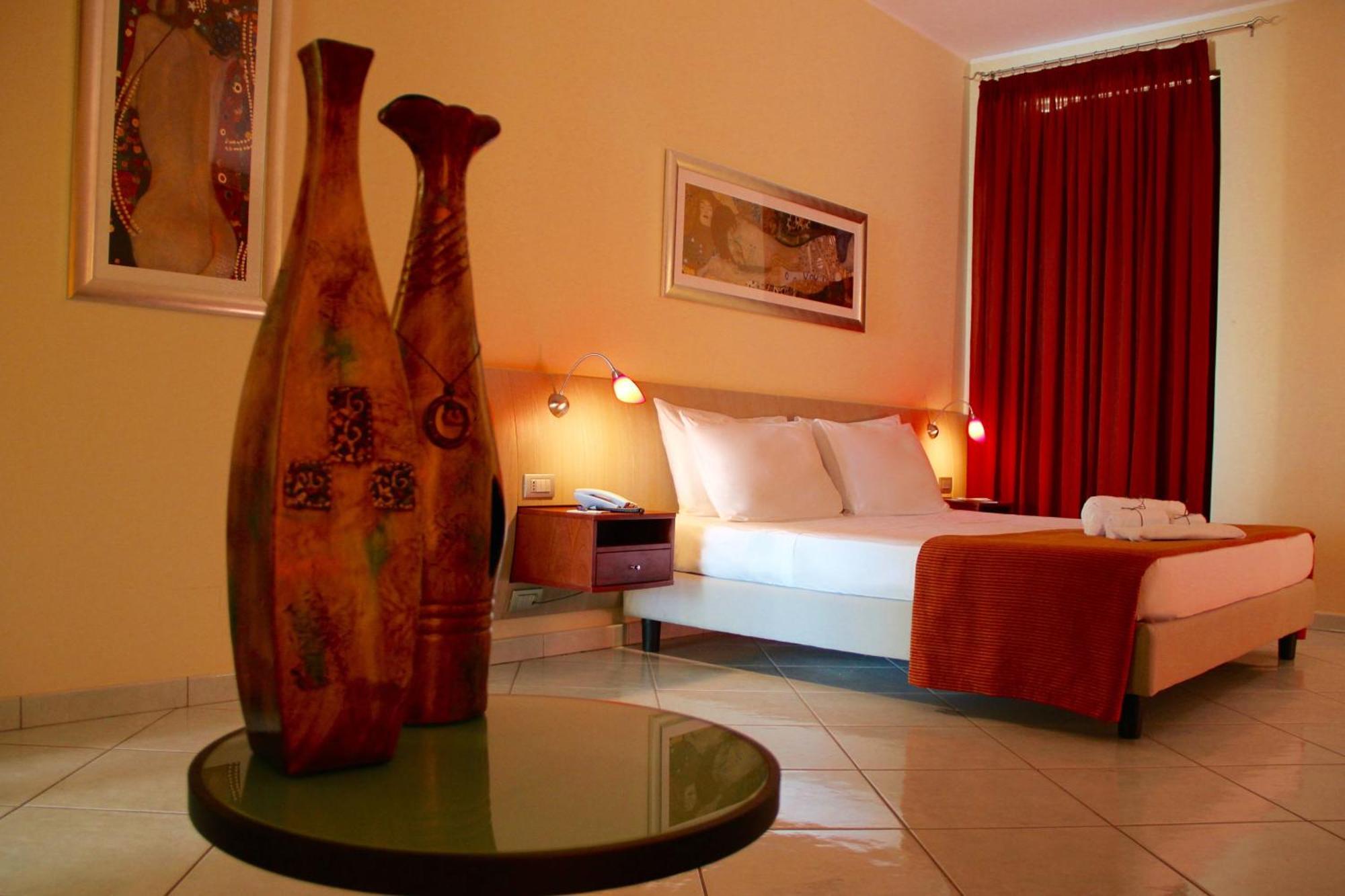 Meridian Hotel Guardia Piemontese Terme Exterior photo