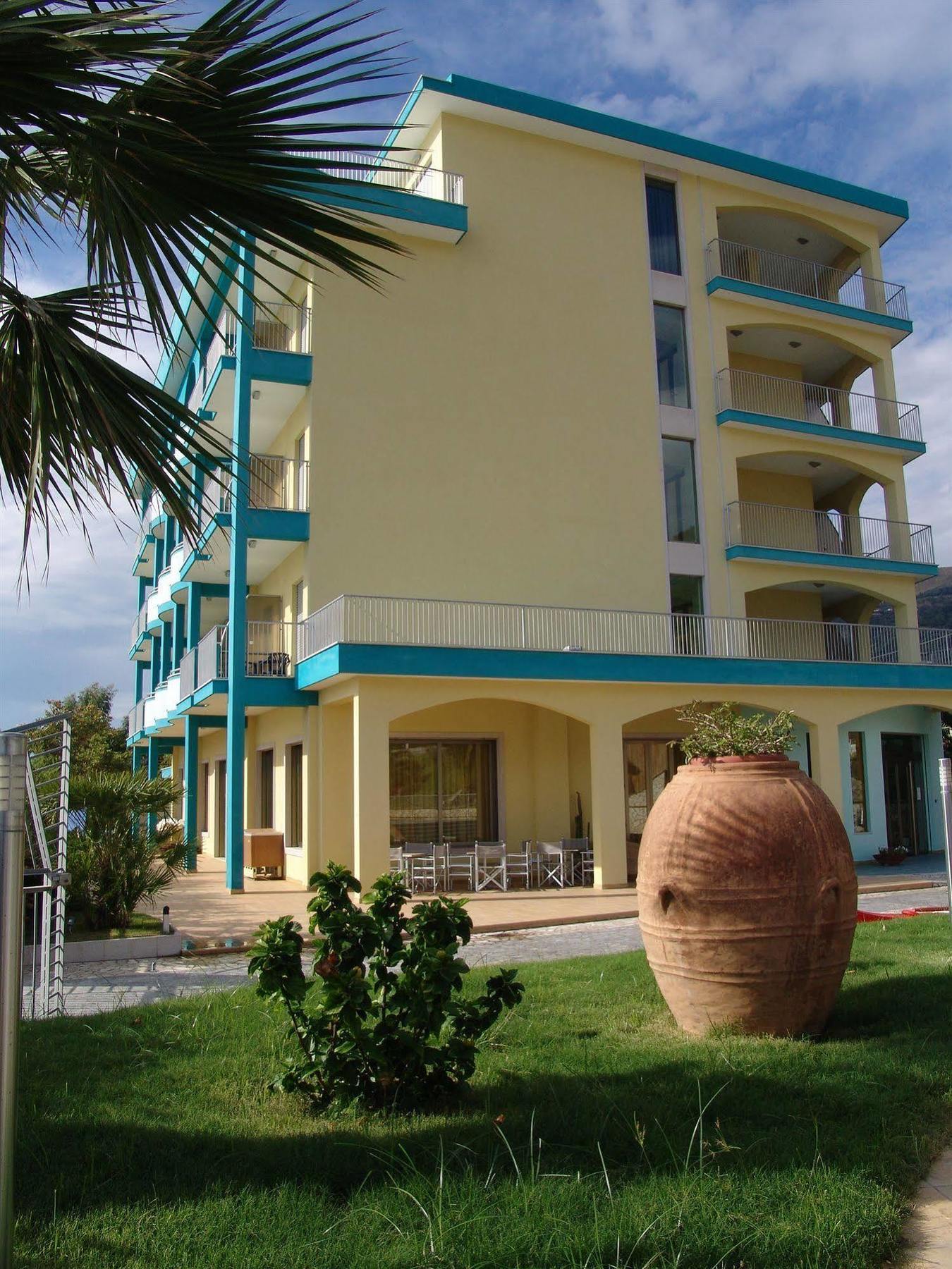 Meridian Hotel Guardia Piemontese Terme Exterior photo
