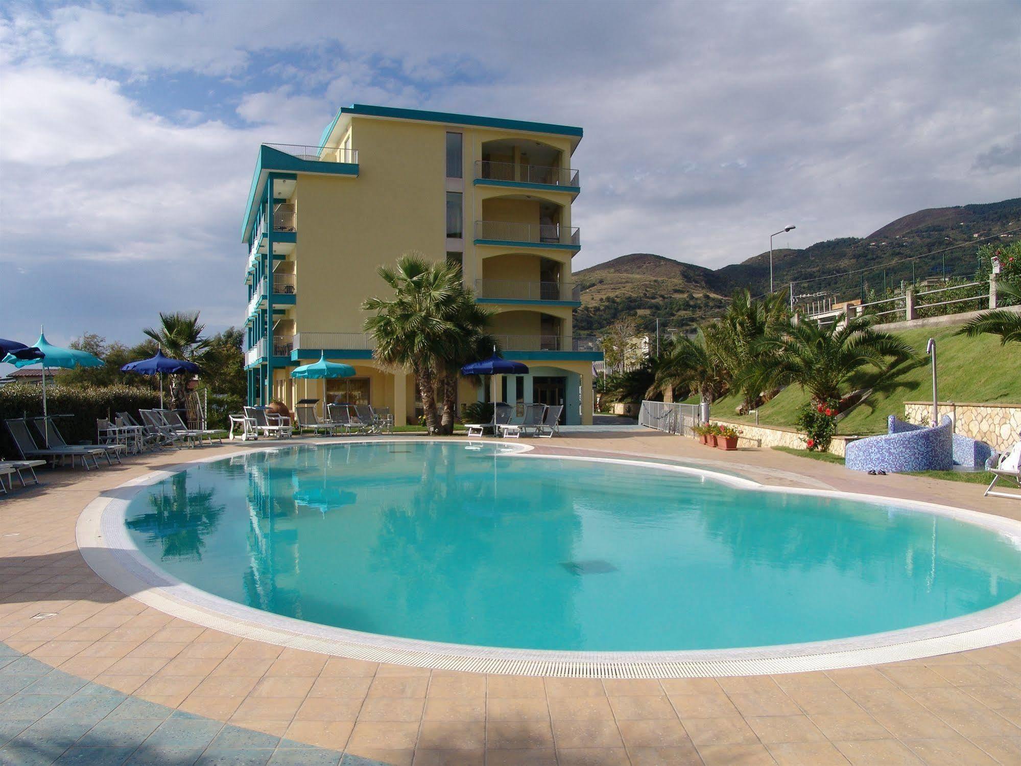 Meridian Hotel Guardia Piemontese Terme Exterior photo