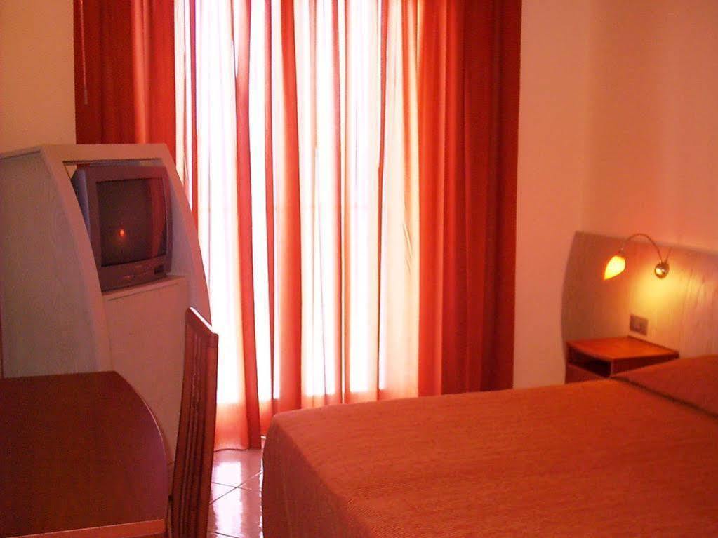 Meridian Hotel Guardia Piemontese Terme Exterior photo